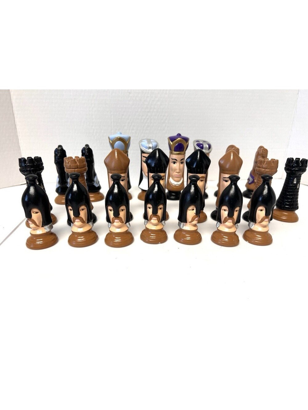 Vtg Duncan Molds Ceramic Medieval Chess Set Hand Painted Brown/Black 31 Pc - Picture 3 of 8